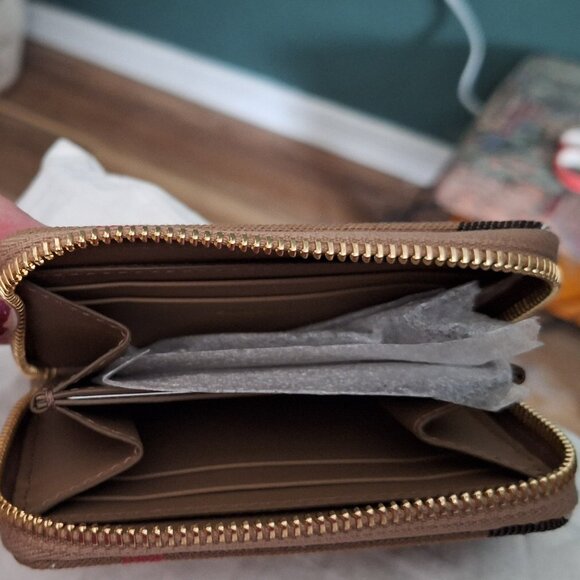 Burberry Zip Around Check Chestnut/Beige Wallet 80845281 NWT $480 - Picture 7 of 7
